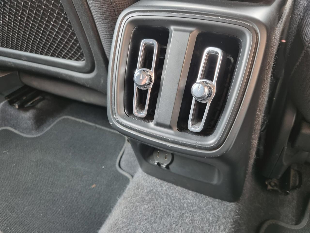Volvo XC40 D3 Momentum Pro