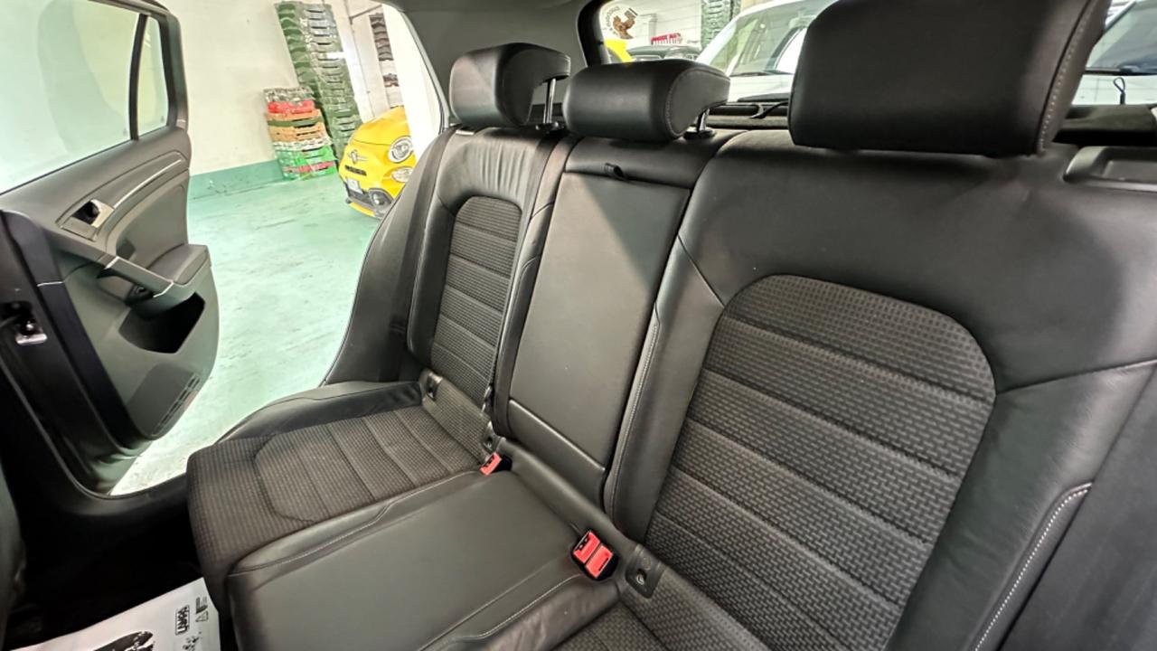 Volkswagen Golf 1.6 TDI 110 CV DSG 5p. Highline(anche per neopatentati)