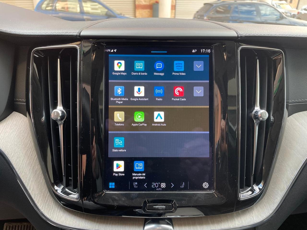 Volvo XC 60 B4 (d) 20d 197CV Aut. INSCRIPTION TETTO NAVY PELLE LED 19