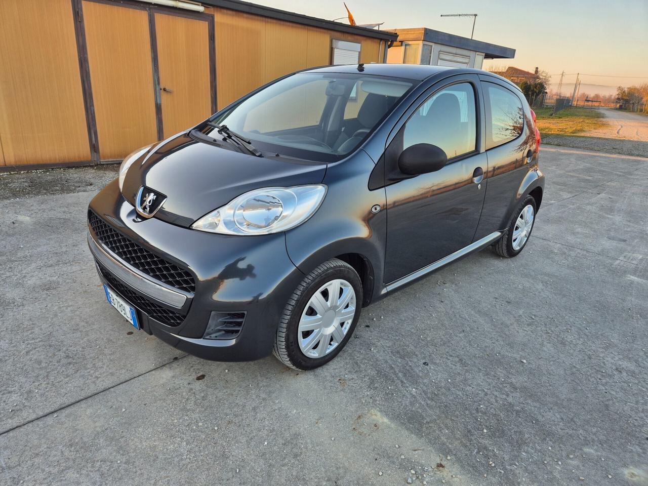 Peugeot 107 1.0 68CV 5p. Desir