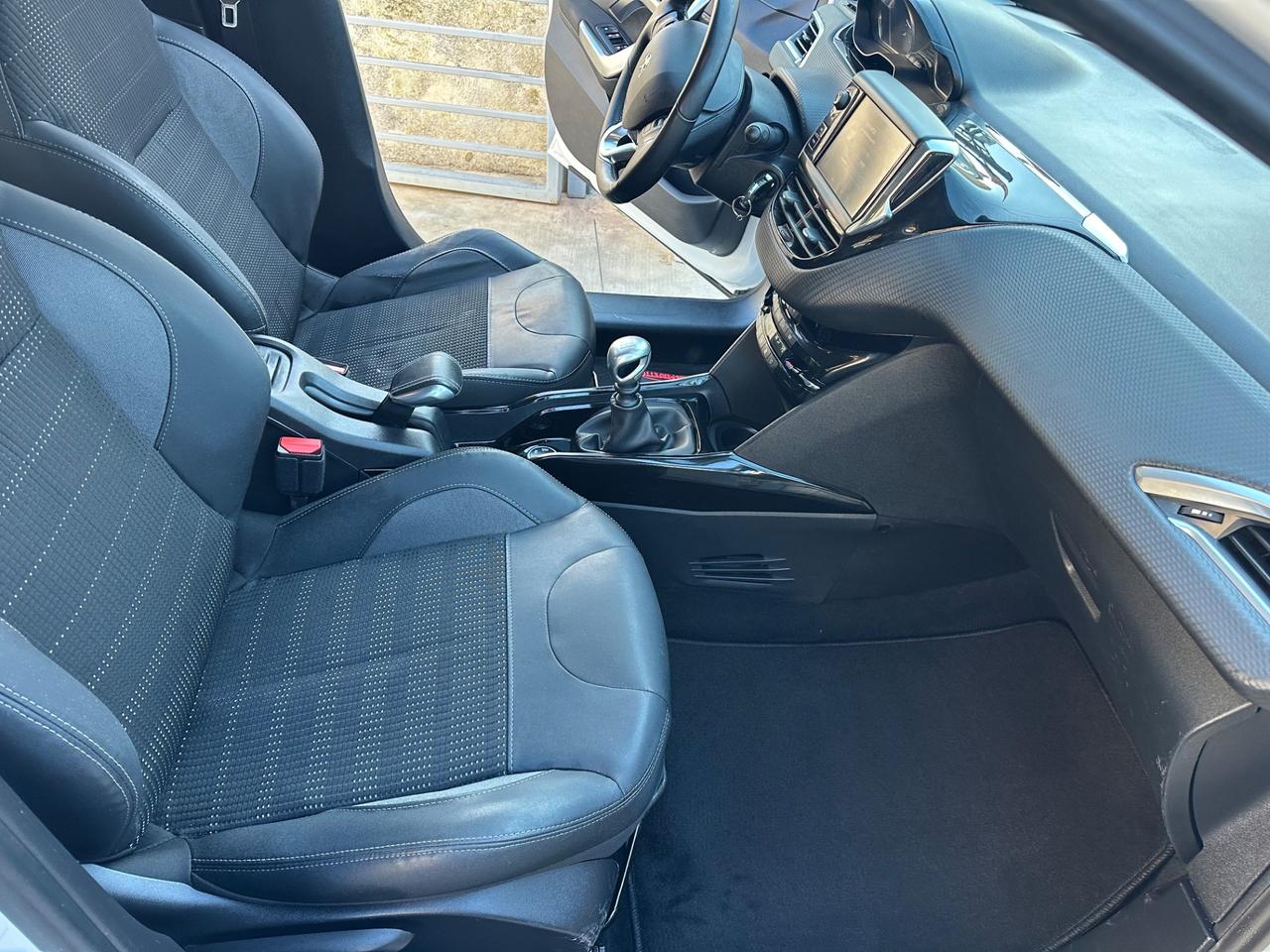 Peugeot 2008 BlueHDi 100 Allure