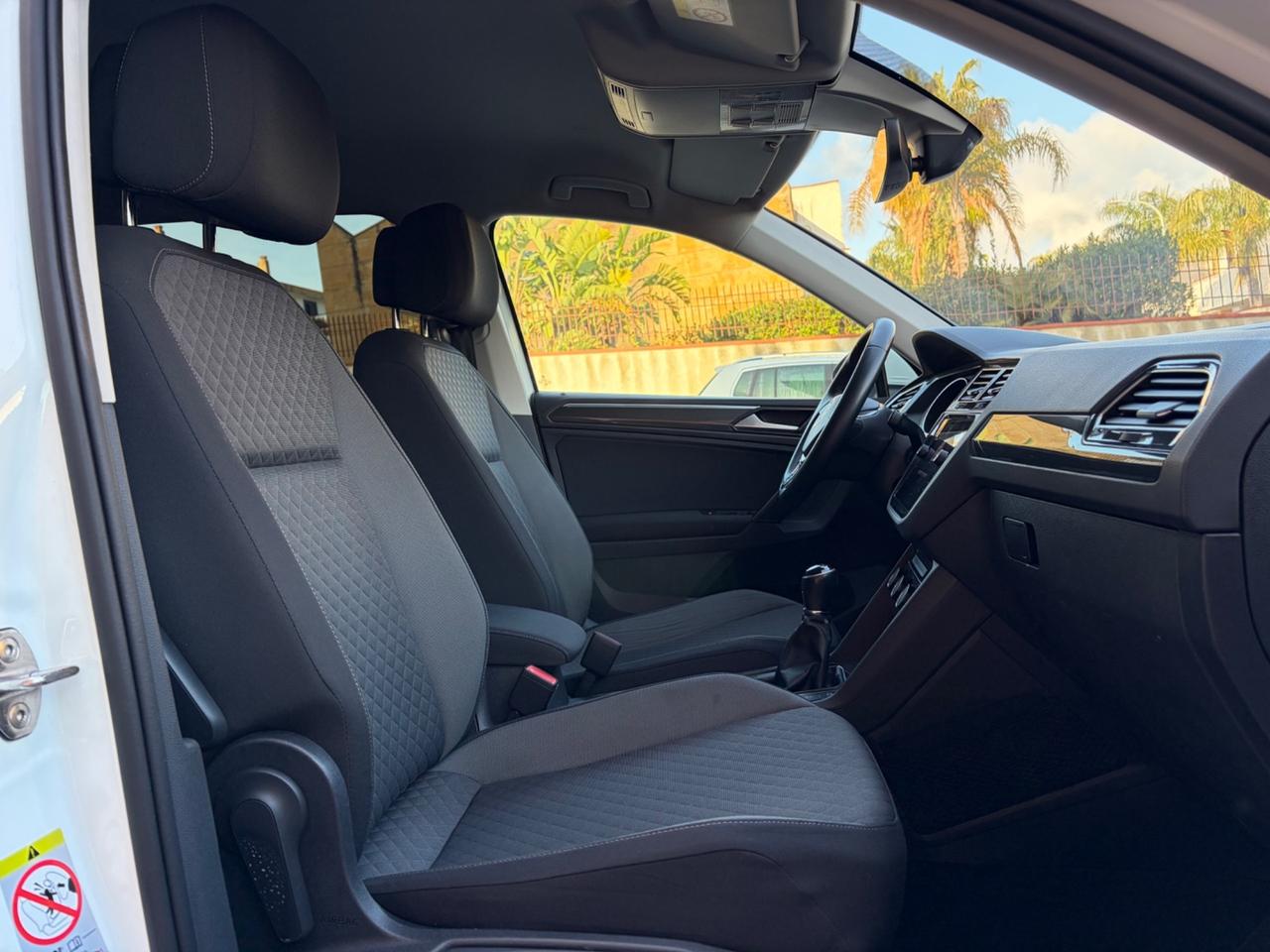 Volkswagen Tiguan 1.6 TDI R-Line strafull !!!