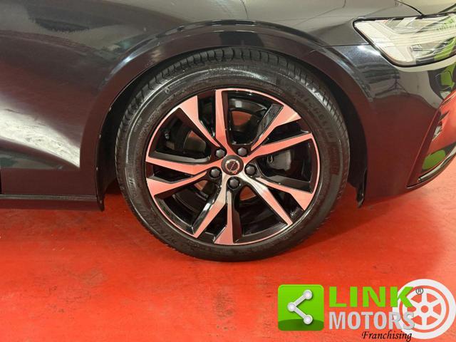 VOLVO V60 D3 Geartronic R-design - IVA -FULL- GANCIO -24MESI
