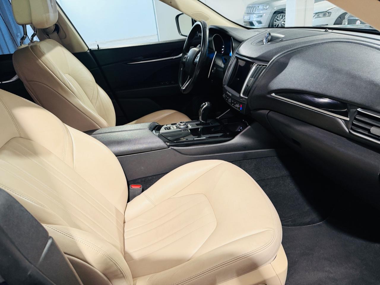 MASERATI LEVANTE*Q4*SERIE LIMITATA*TETTO*430 CV*