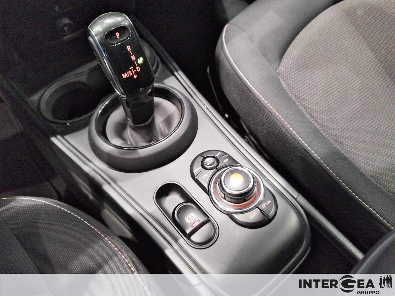 MINI Mini Countryman 1.5 One D Baker S