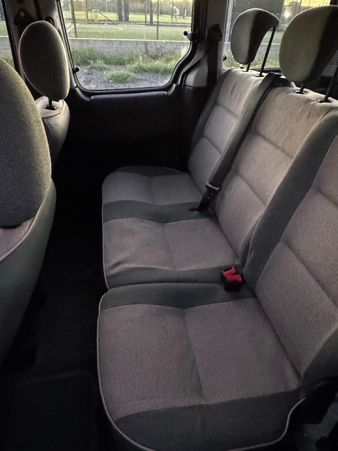 Peugeot Ranch 2.0 HDi 5p. XT