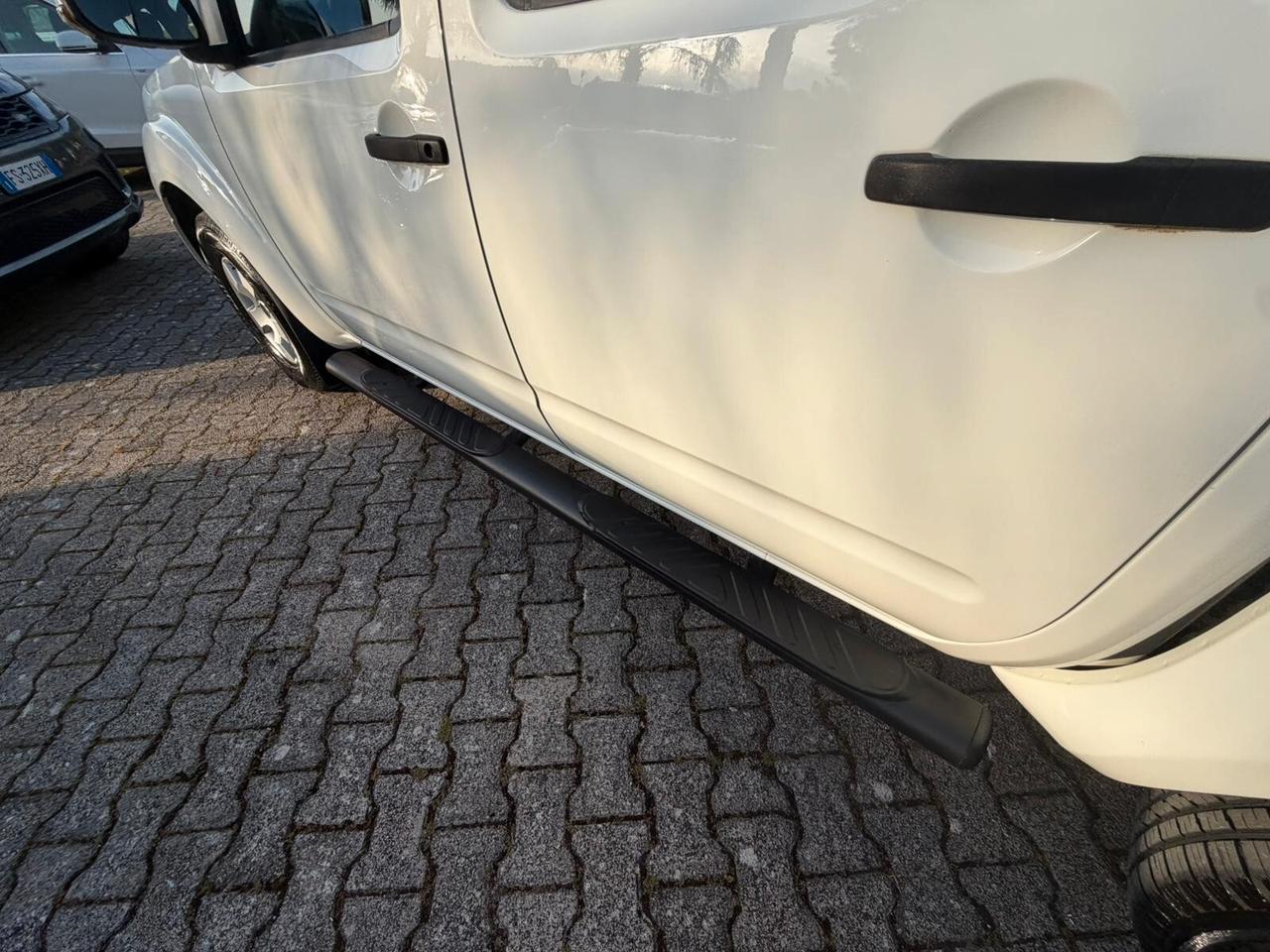 Nissan Navara 2.5 dCi 190CV 4 porte Double Cab LE