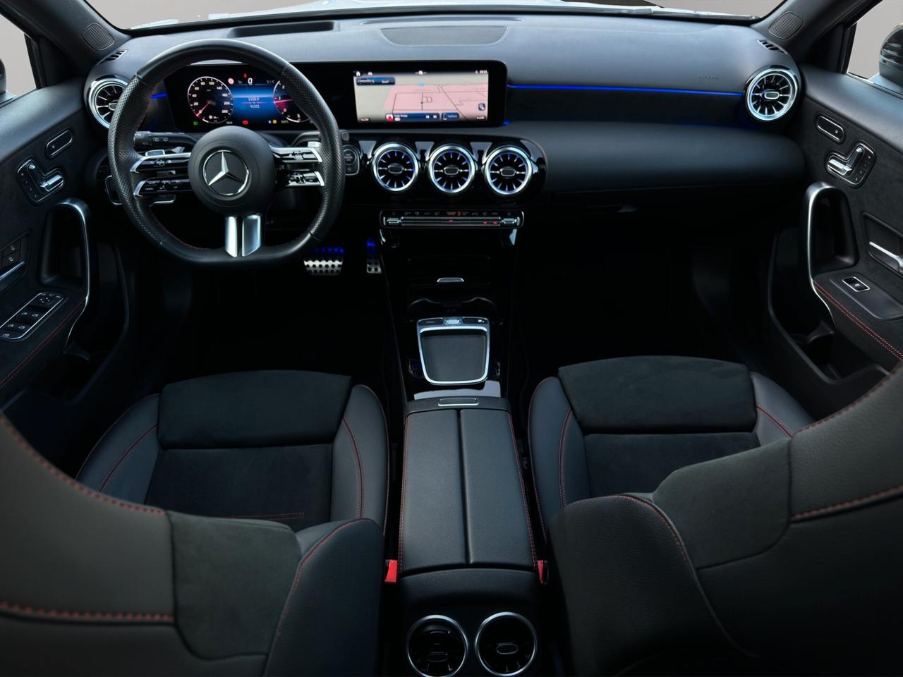 Mercedes-benz A 200d AMG Line Premium Plus Night
