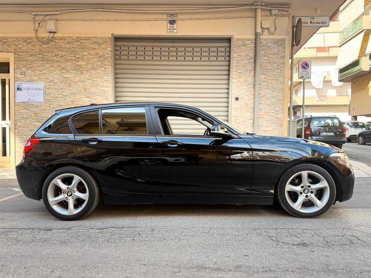 Bmw 116i 5p. Sport TOTAL BLACK