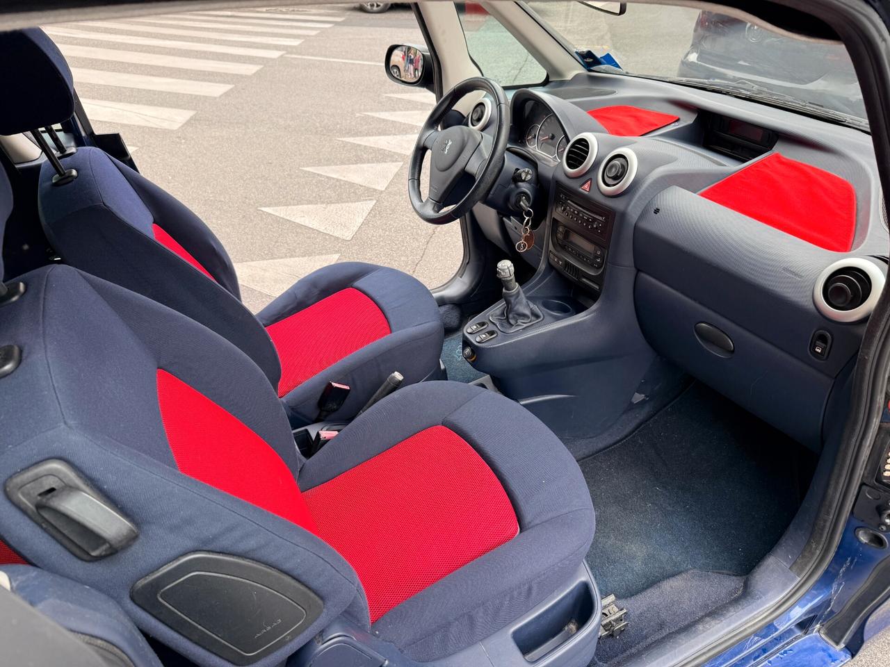 Peugeot 1007 1.4 73cv Mega tagliando!!! Porte elettriche