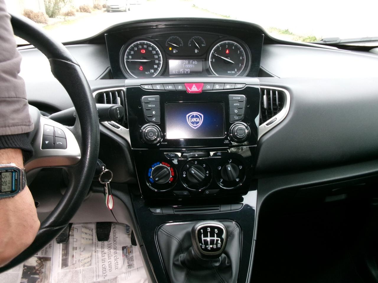 Lancia Ypsilon 1.0 FireFly 5 porte S&S Hybrid Ecochic Gold