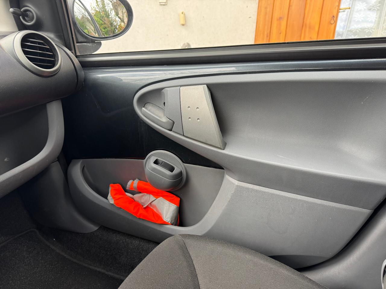 Toyota Aygo 1.0 12V VVT-i 5 porte 04/2011