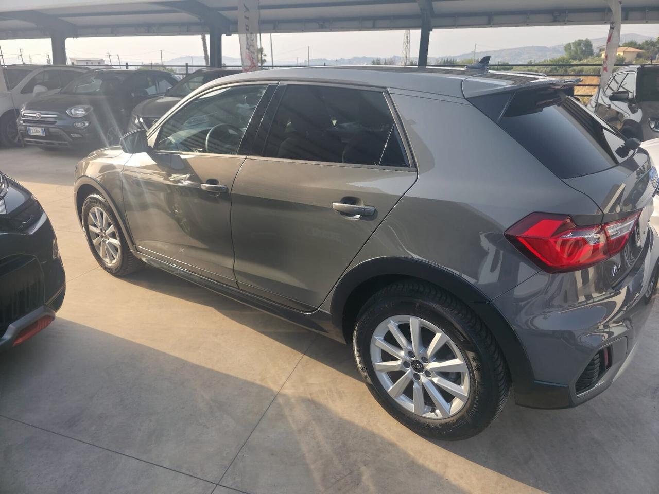 Audi A1 allstreet 30 TFSI Identity Contrast