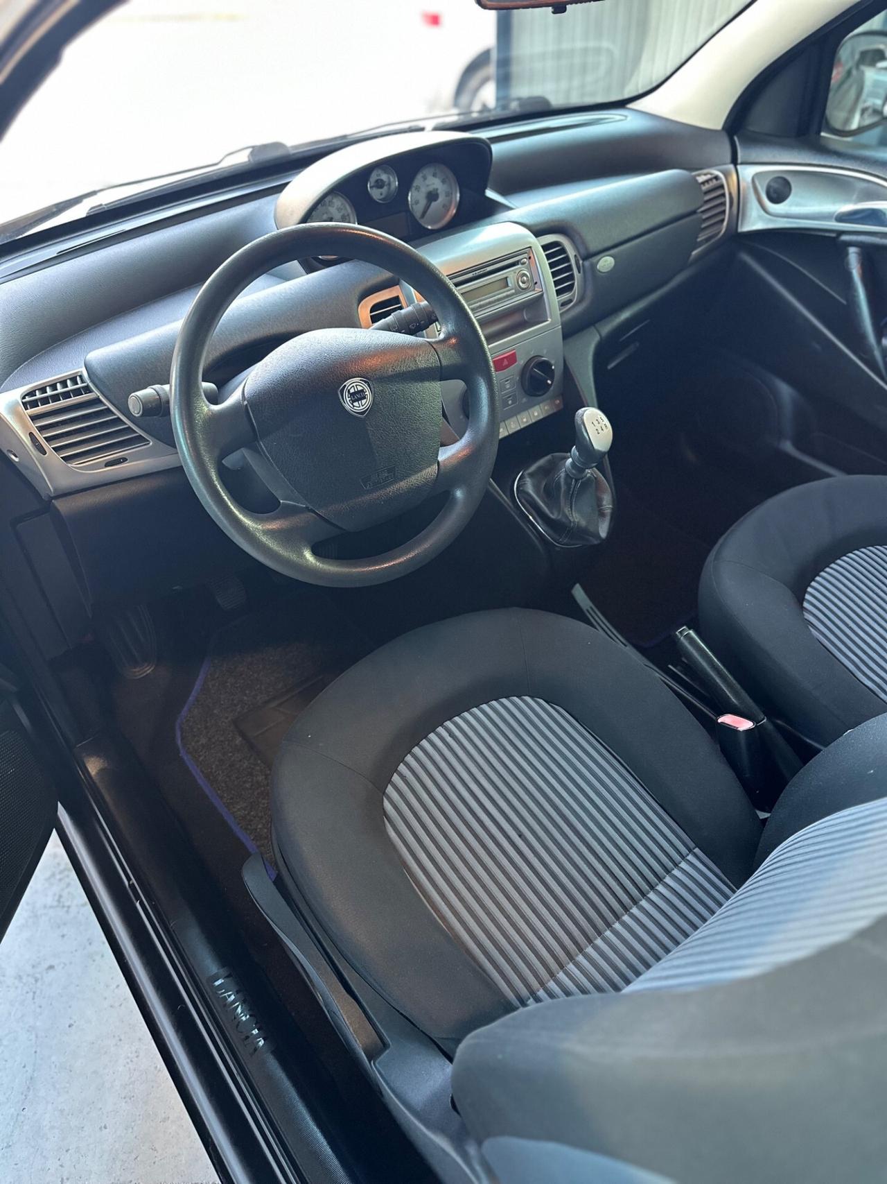 Lancia Ypsilon 1.4 Argento