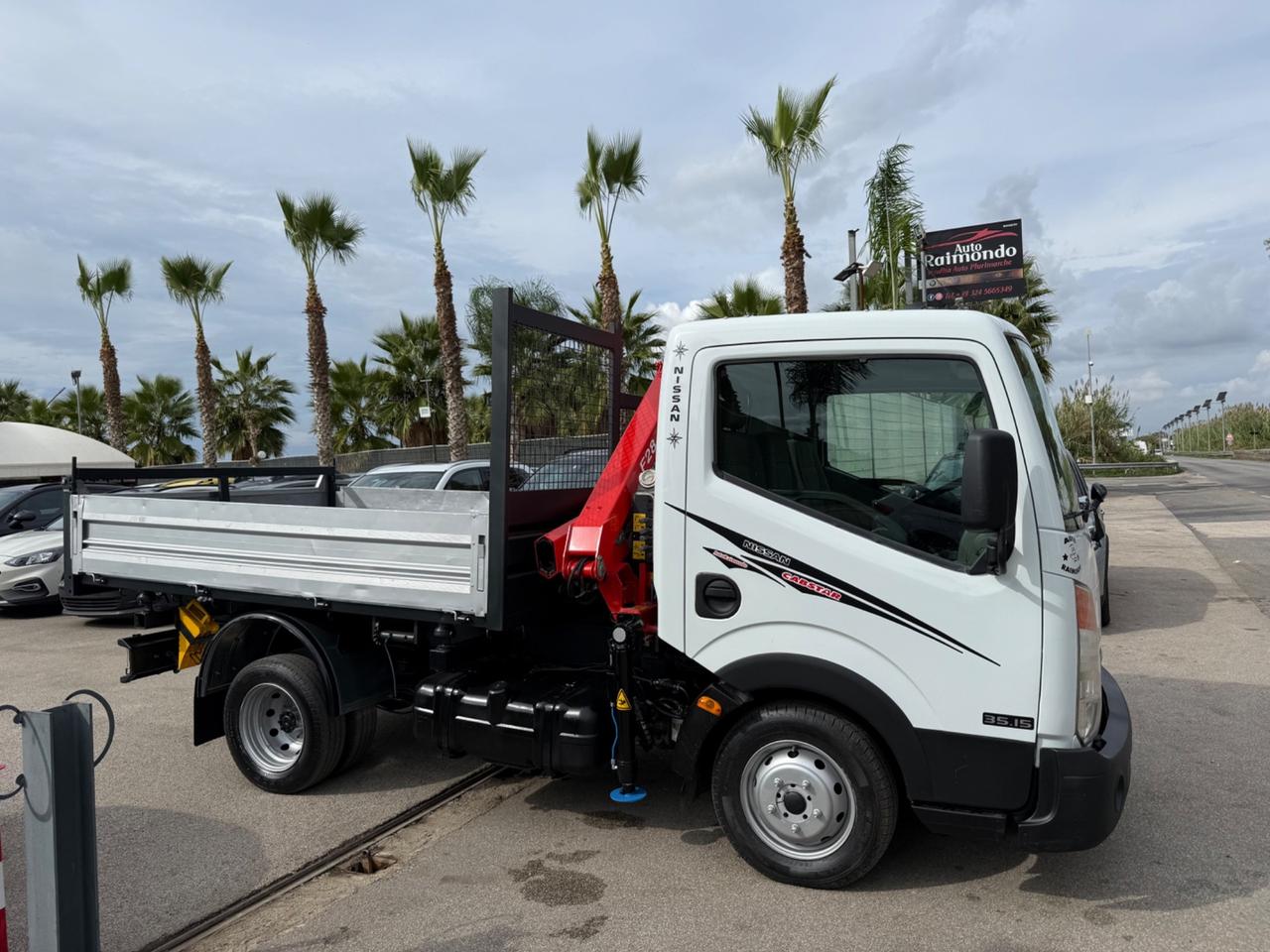 Nissan Cabstar Ribaltabile con Gru 35.15