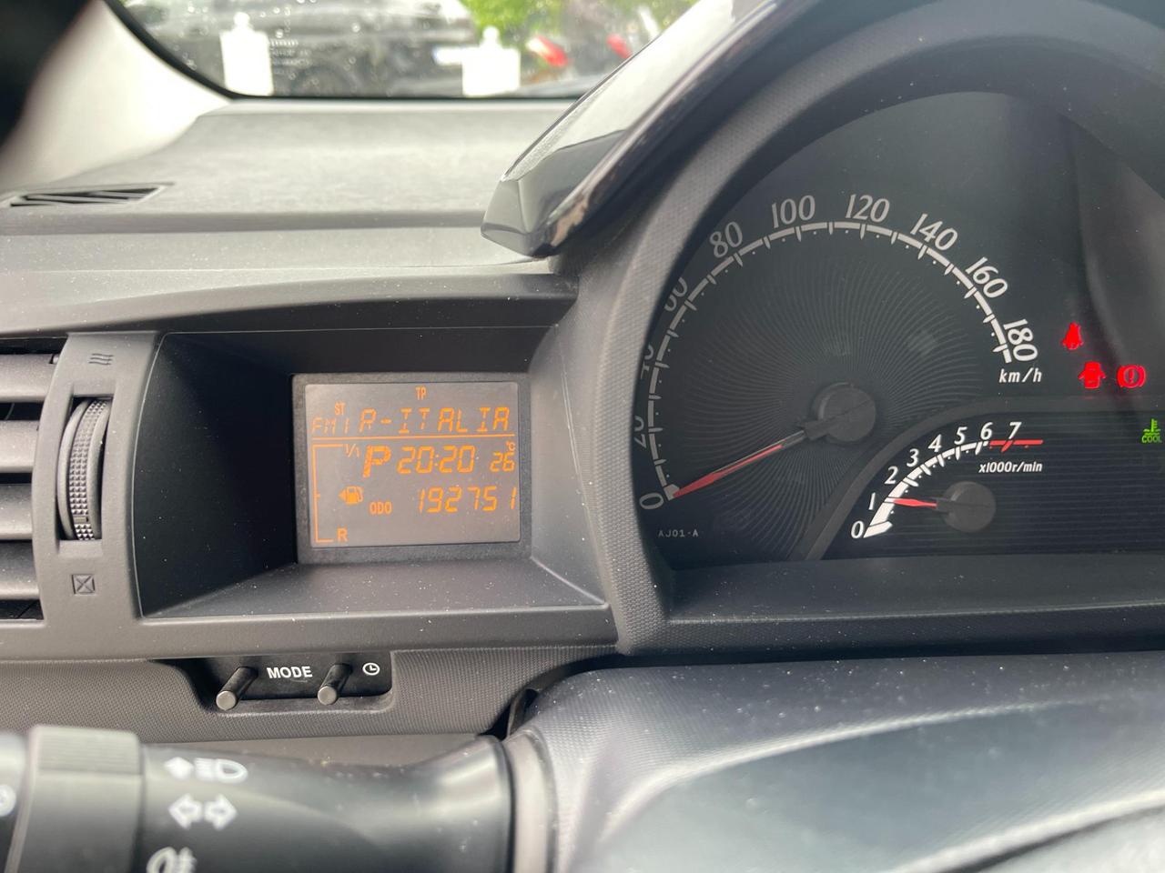 Toyota iQ 1.0 Active (sol) cvt E5