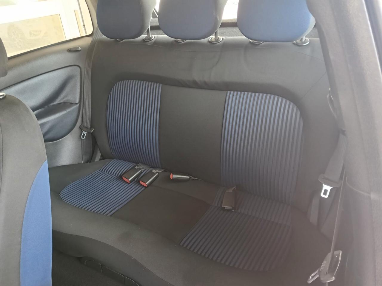 Lancia Ypsilon 1.3 MJT 75 CV Argento