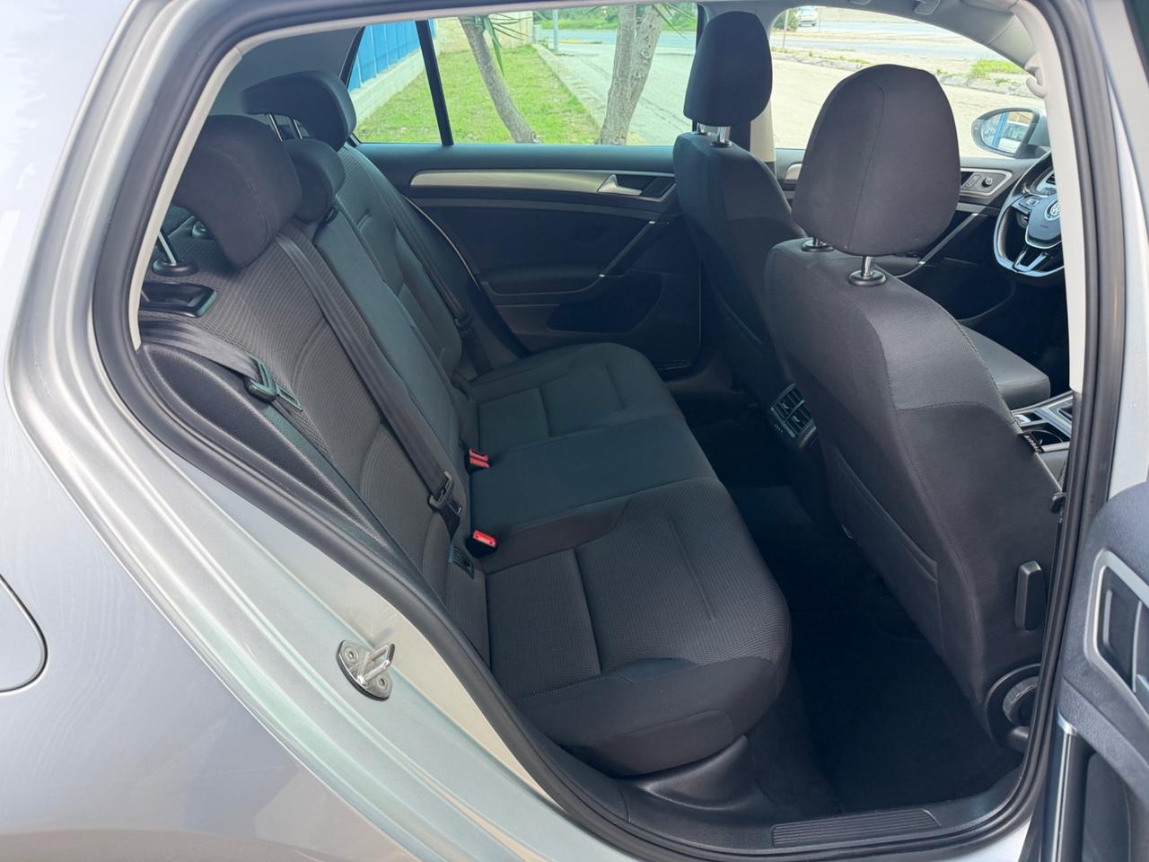 Volkswagen Golf 1.6 TDI 110 CV 2016