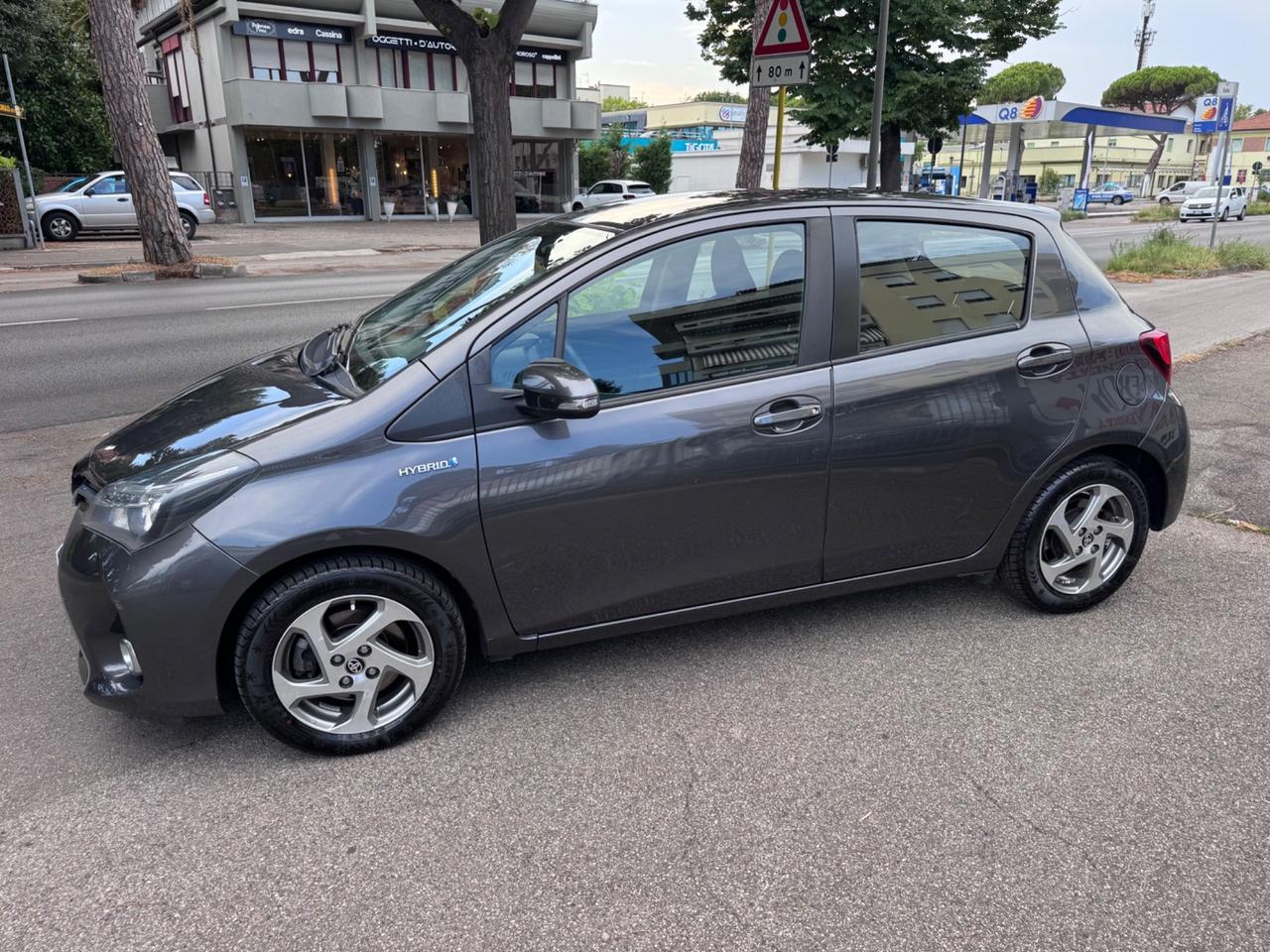 Toyota Yaris 1.5 Hybrid 5 p neopaten garanzia 12 mesi