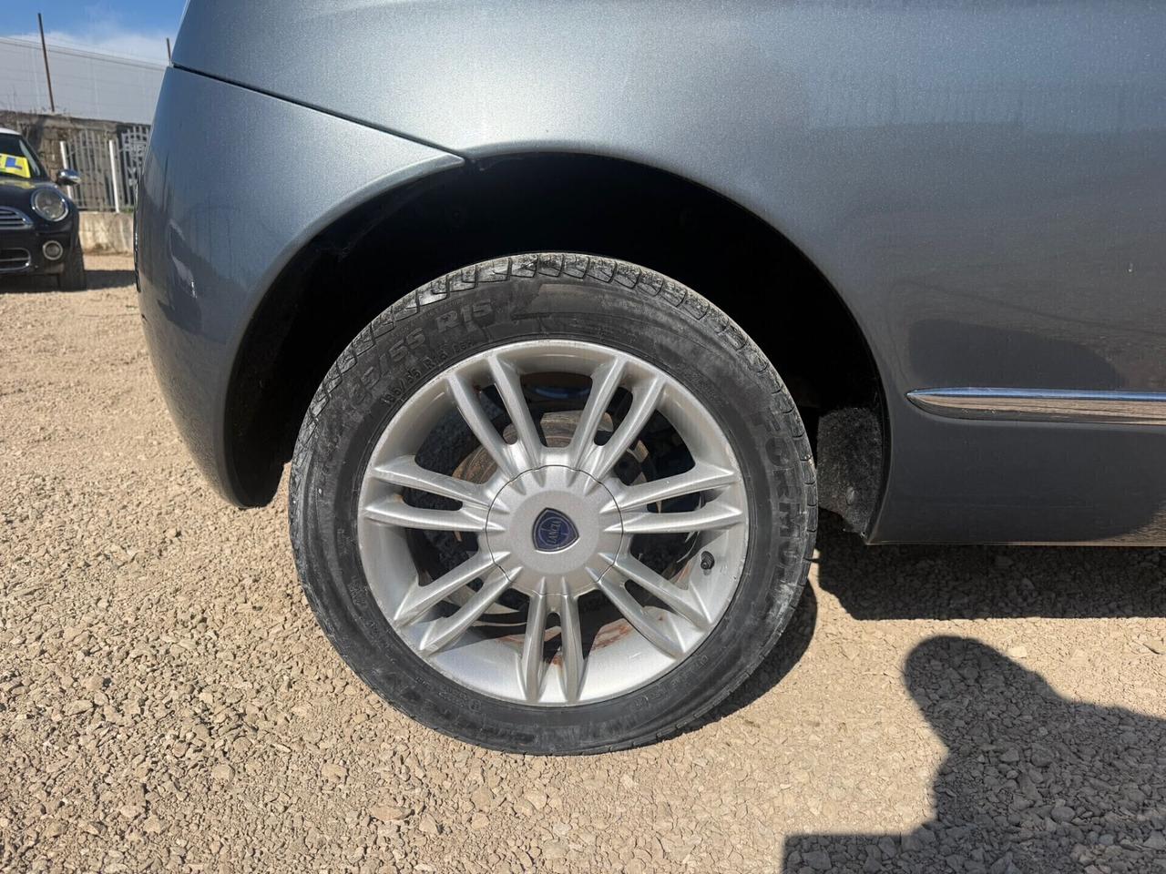 Lancia Ypsilon 1.2 69 CV Argento