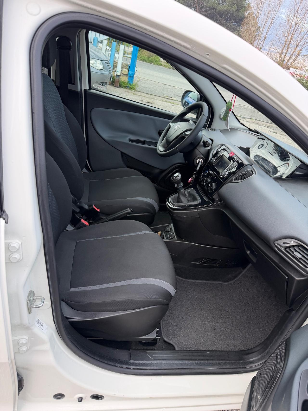 Lancia Ypsilon 1.2 69 CV 5 porte GPL Ecochic Gold