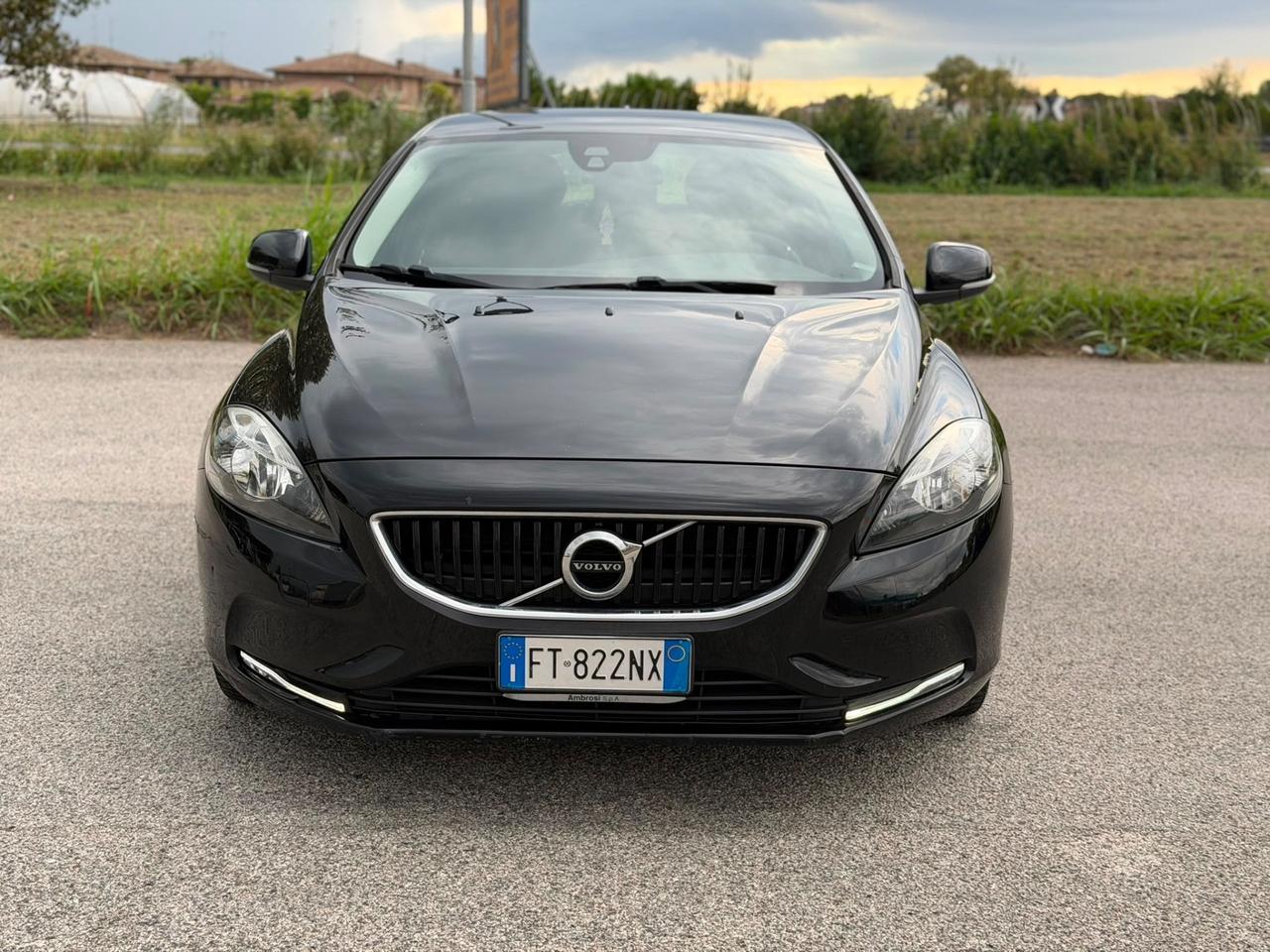 Volvo V40 2.0 diesel 2019 D2 R-design