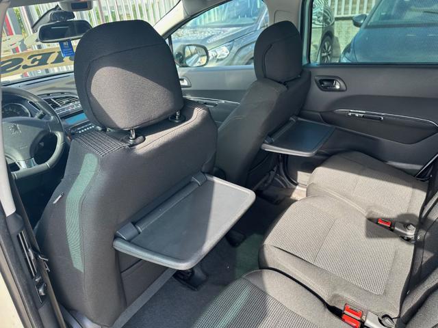 PEUGEOT 5008 2.0 HDi 150CV 7 POSTI+TETTO