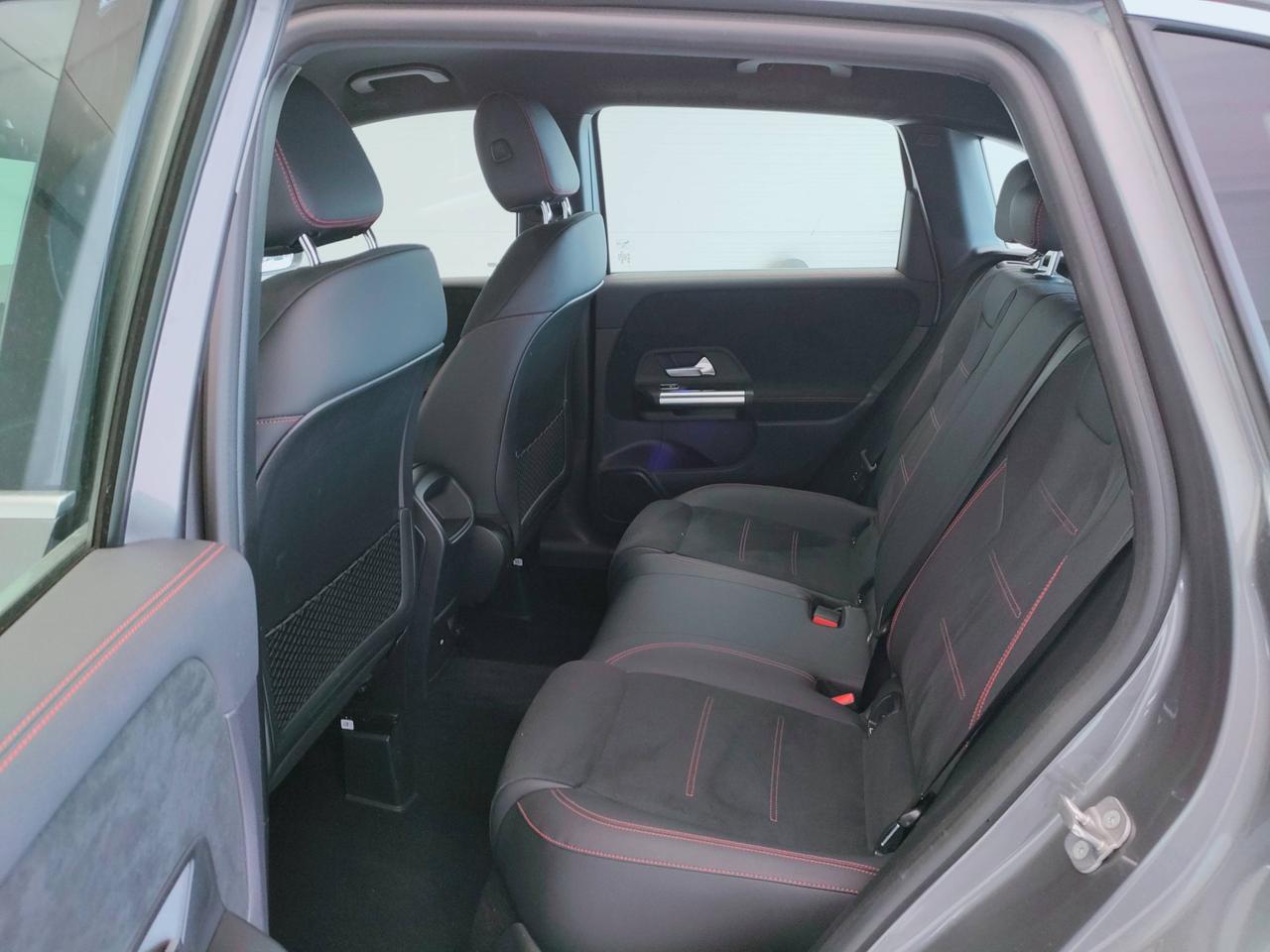 Mercedes-Benz Classe B - W247 2023 - B 180 d AMG Line Advanced Plus auto