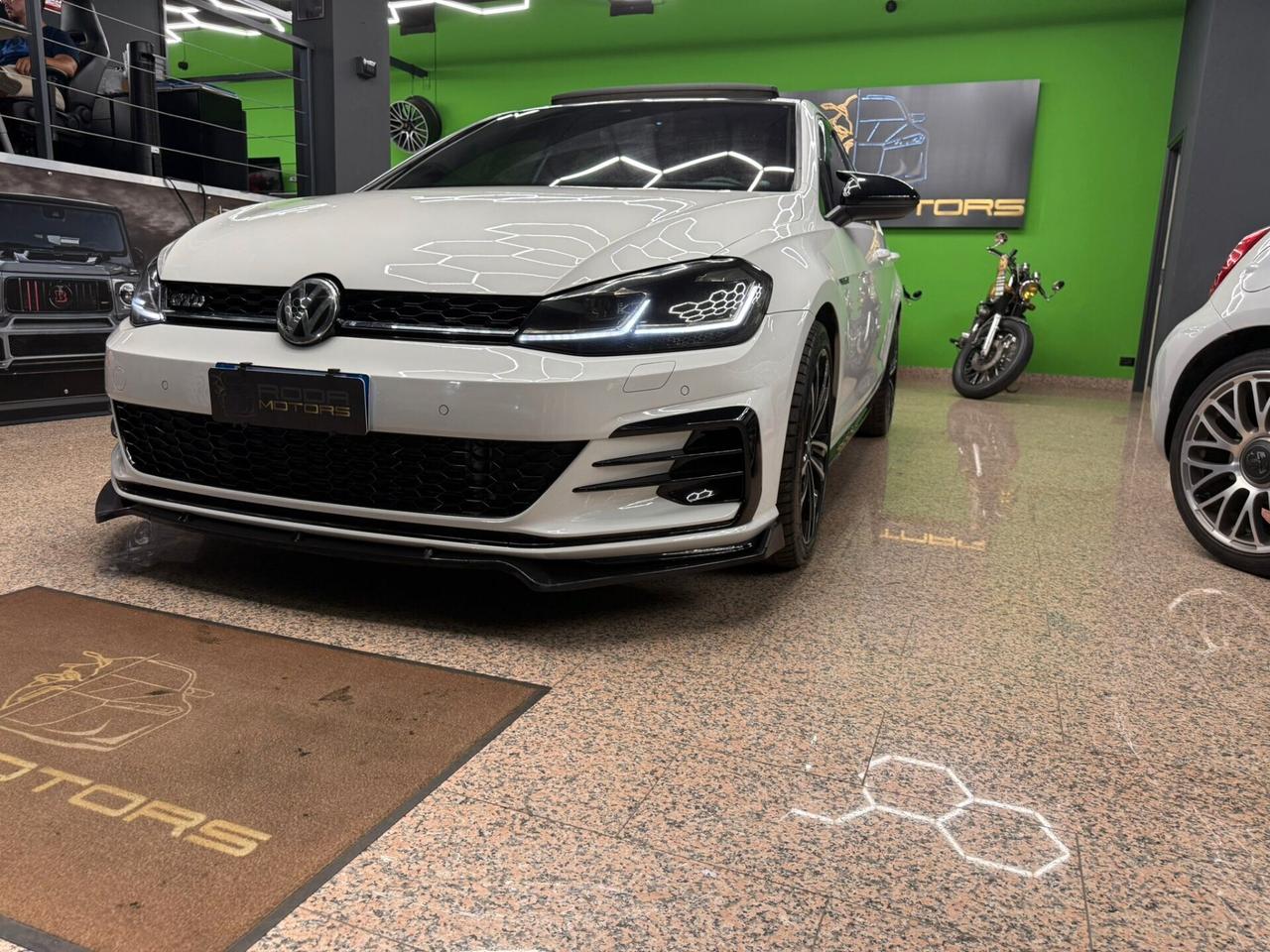Volkswagen Golf 2.0 GTD TDI DSG CON TETTO 5p. Highline BlueMotion Technology