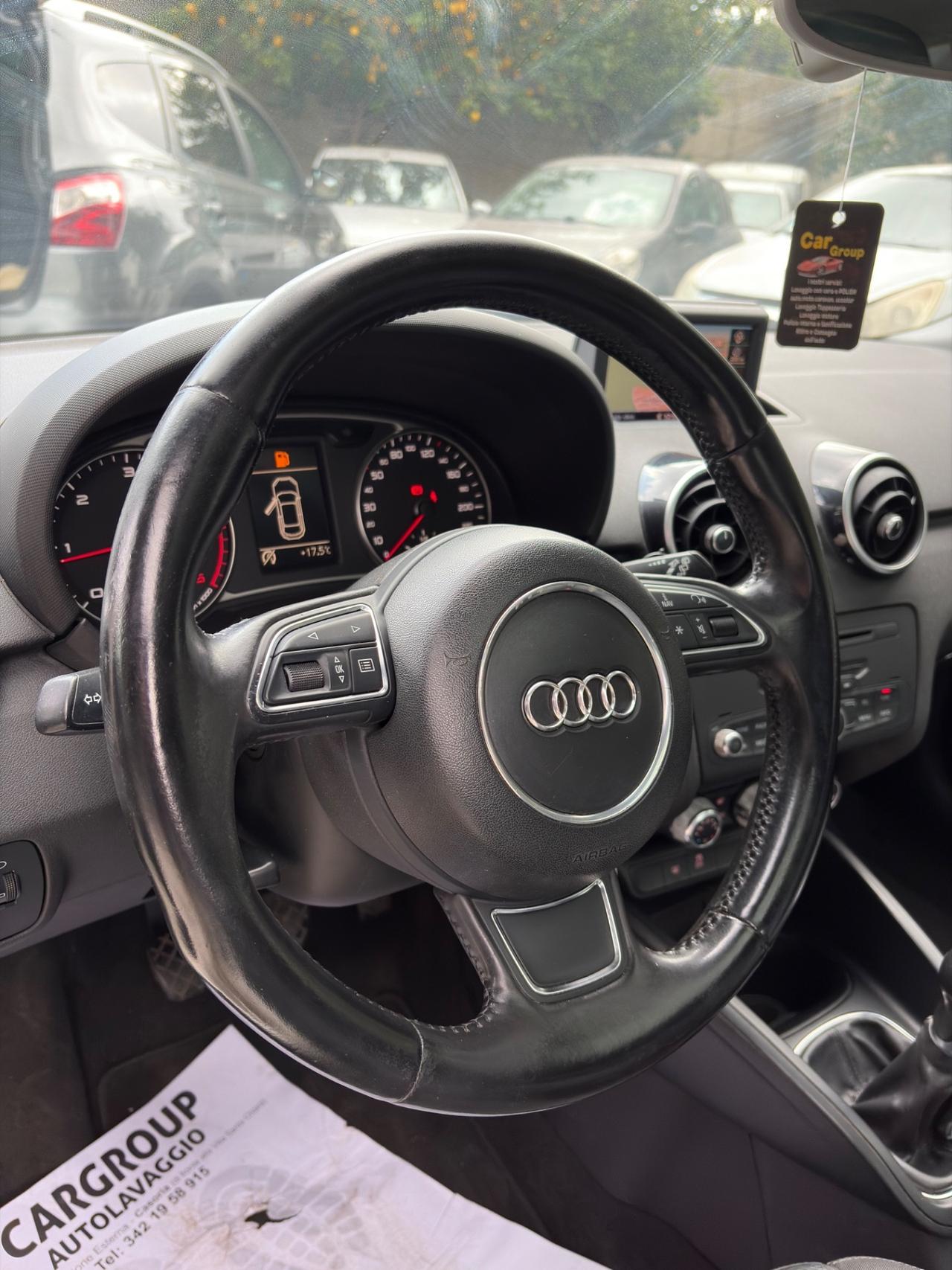 Audi A1 1.6 TDI 90cv TETTO NAVIGATORE
