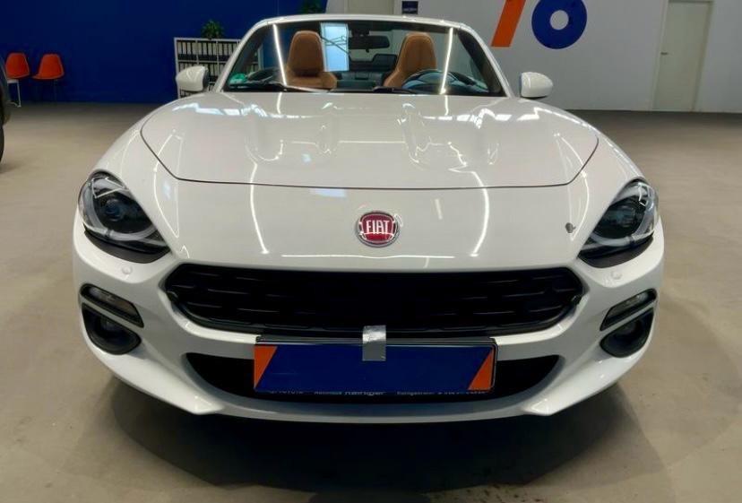 FIAT 124 SPIDER LUSSO 1.4 140CV AUTOMATICA 6 MARCE – NAVY PLUS – PELLE