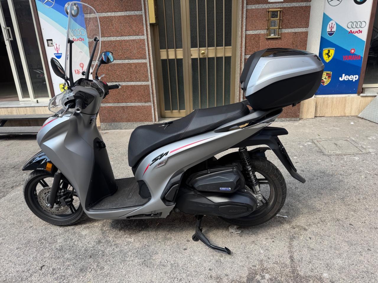 Honda SH 350 Sport