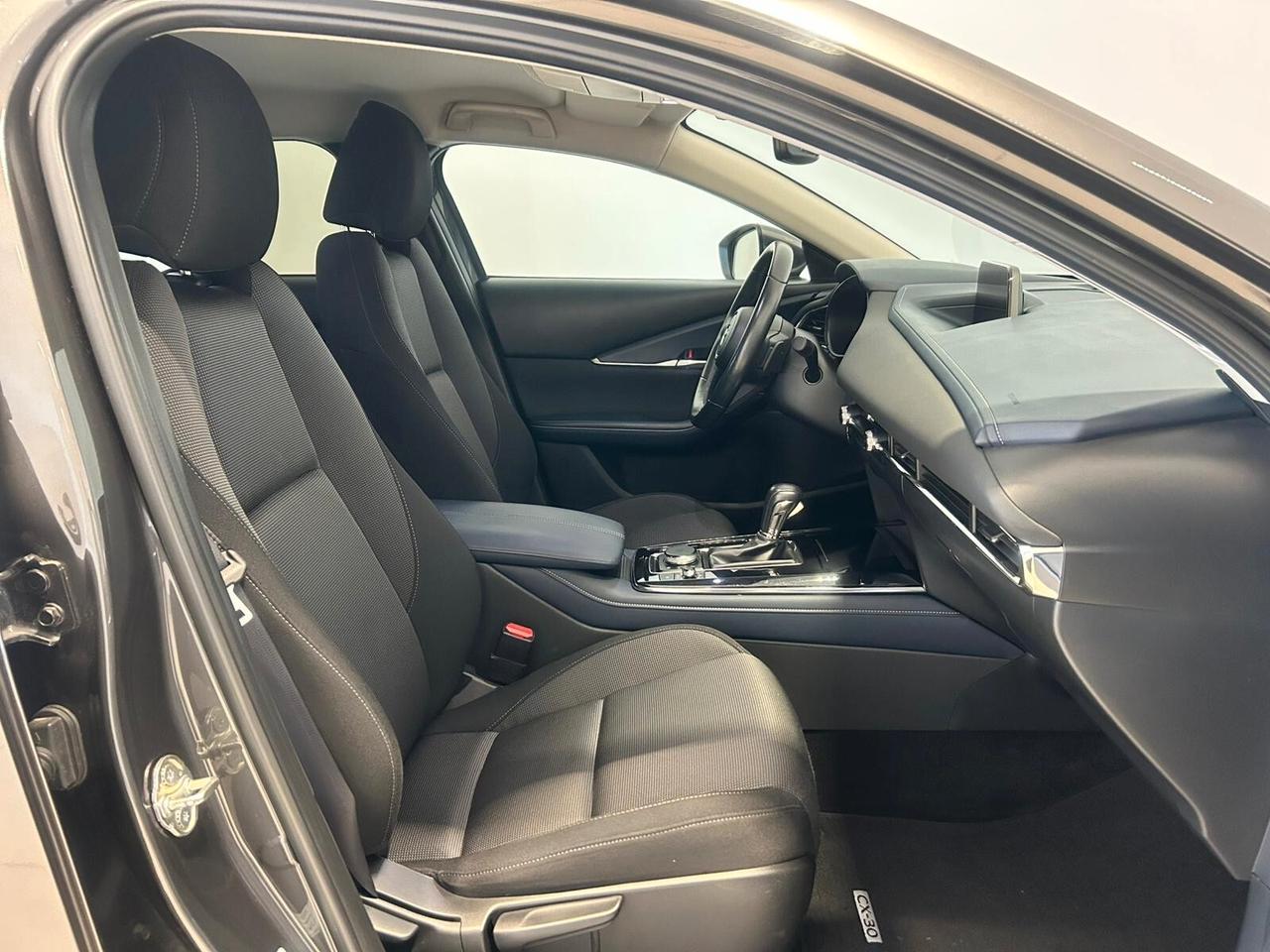 1.8L Skyactiv-D 2WD Executive + Apparance Pack