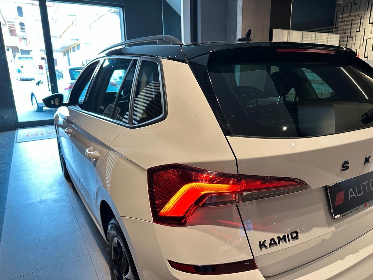 Skoda Kamiq 1.0 TSI Ambition Black Dots