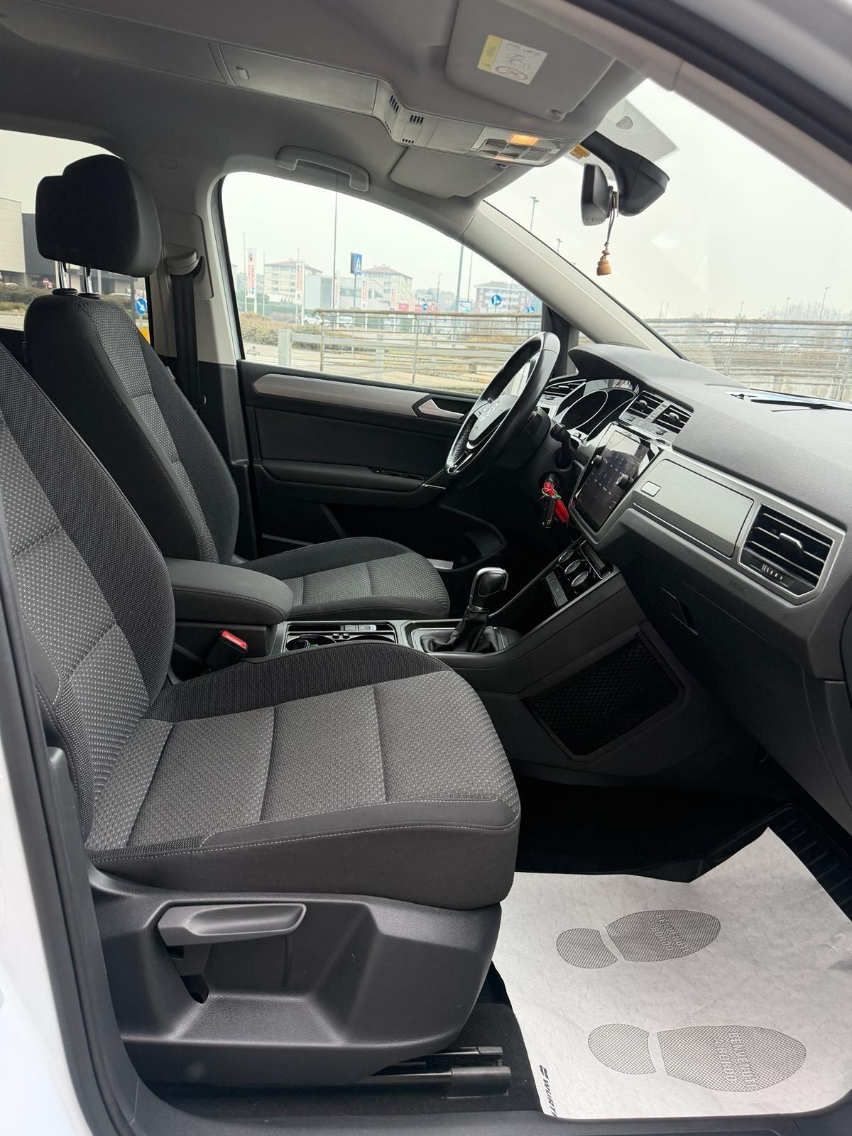 Volkswagen Touran 1.6 TDI 115 CV SCR DSG Executive BlueMotion Tech.