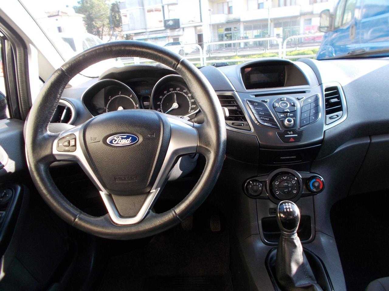 Ford Fiesta 1.5 TDCi 75CV 5 porte Titanium