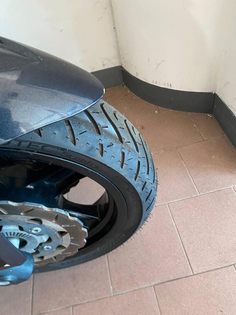 Kymco Xciting 300i r