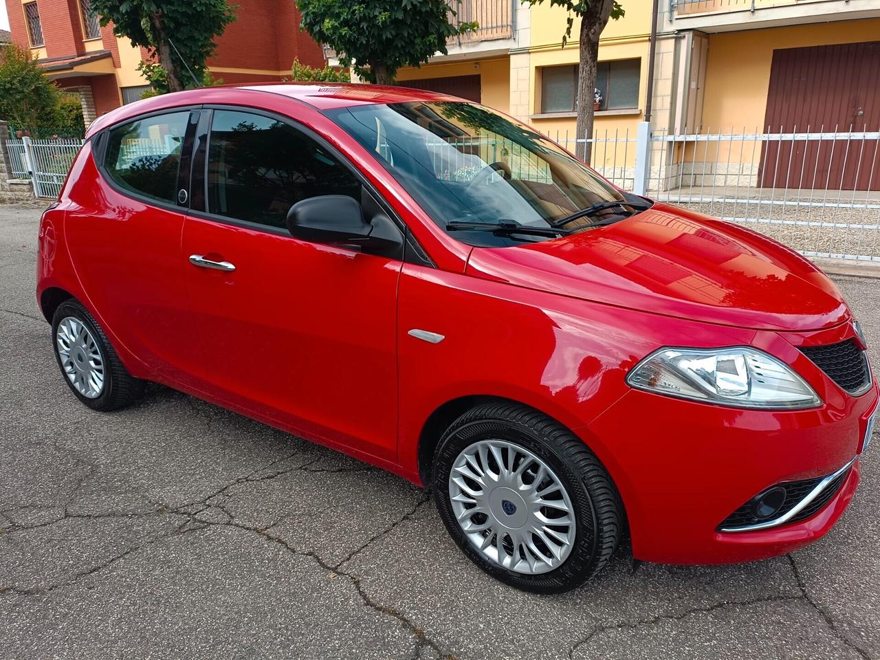 Lancia Ypsilon 1.2 GPL Ecochic Elefantino