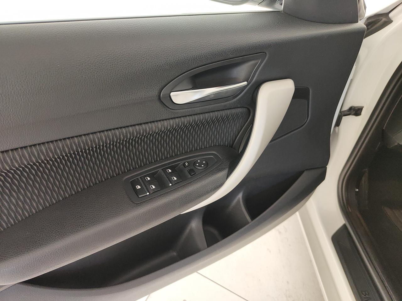 BMW 116d Advantage 5p auto