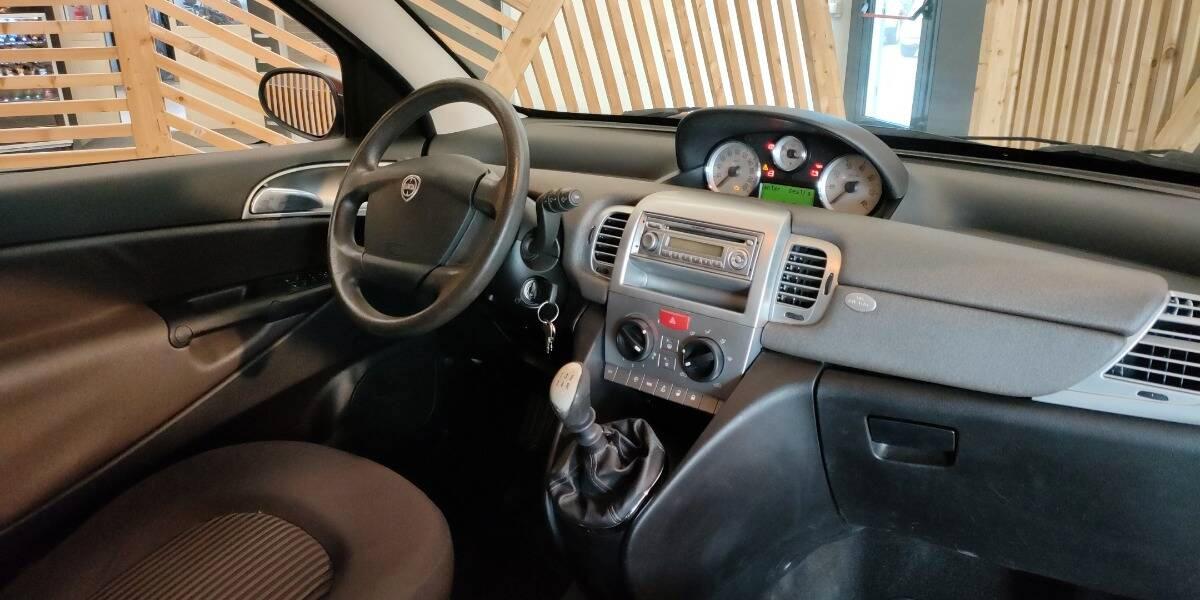 Lancia Ypsilon 1.2 8v New Oro (oro)