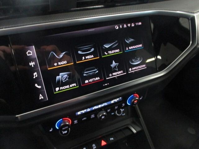 Audi Q3 SUV (35) Blackline 2.0 TDI 150CV S-Tronic