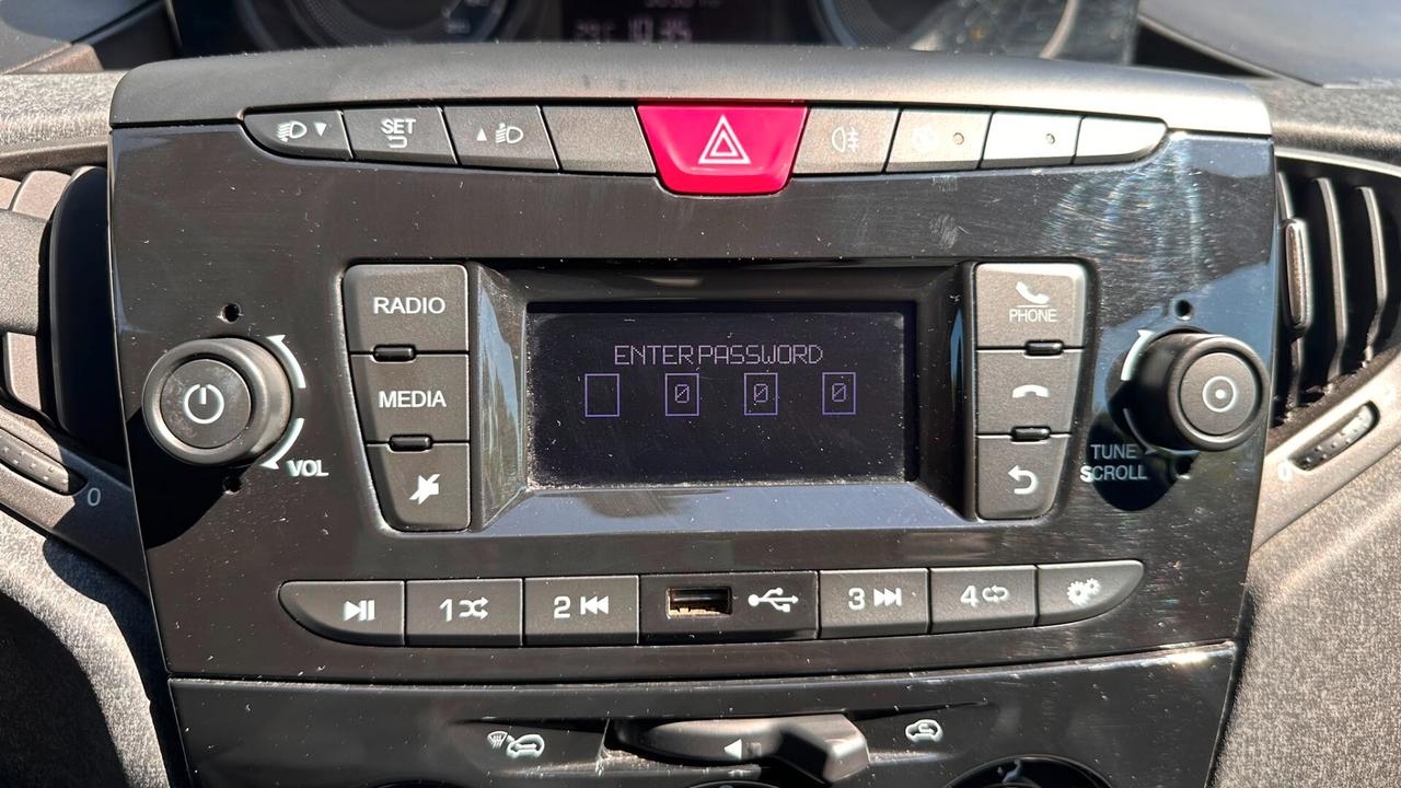 Lancia Ypsilon 1.0 FireFly 5 porte S&S Hybrid Silver 2023 LEGGI TESTO