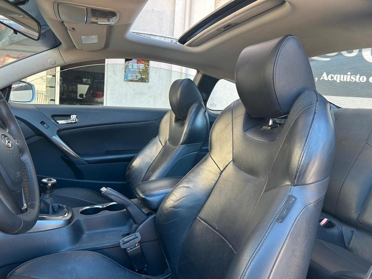 Hyundai Genesis Coupe 2.0 Turbo Sport