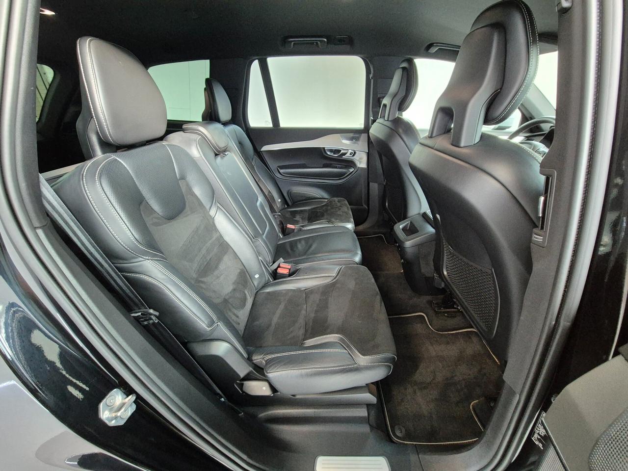 Volvo XC 90 R-DESIGN 7 POSTI