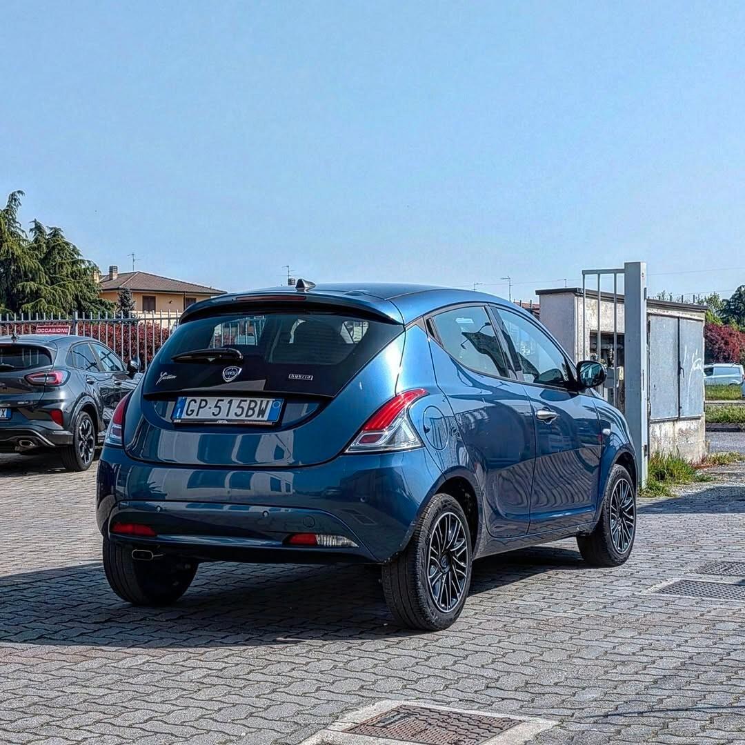 Lancia Ypsilon 1.0 FireFly 5 porte S&S Hybrid Ecochic Gold