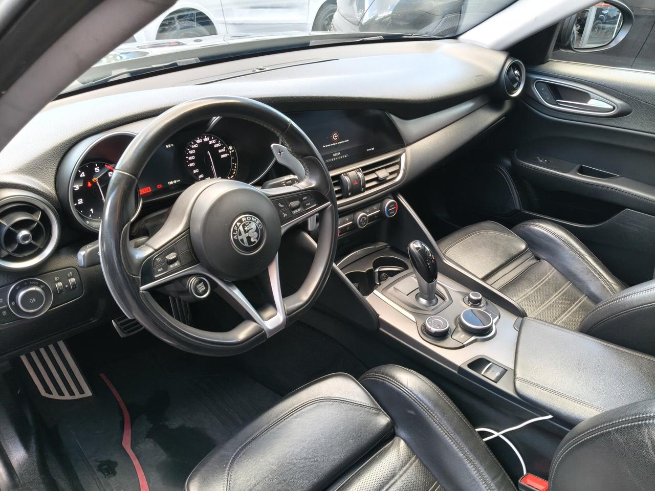 Alfa Romeo Giulia 2.0 Turbo 280 CV AT8 AWD Q4 Veloce