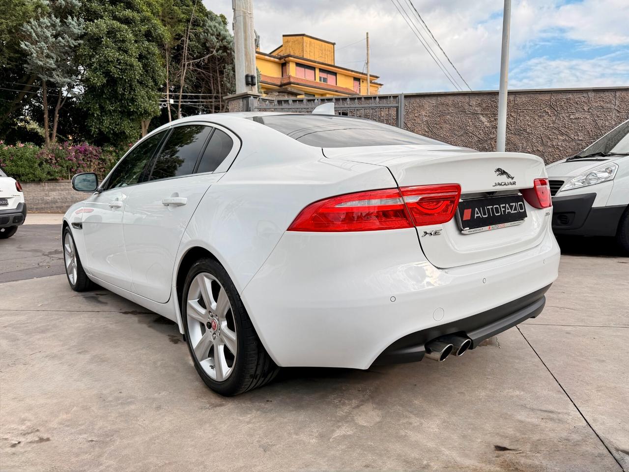 Jaguar XE 2.0 D 180 CV AWD aut. HSE