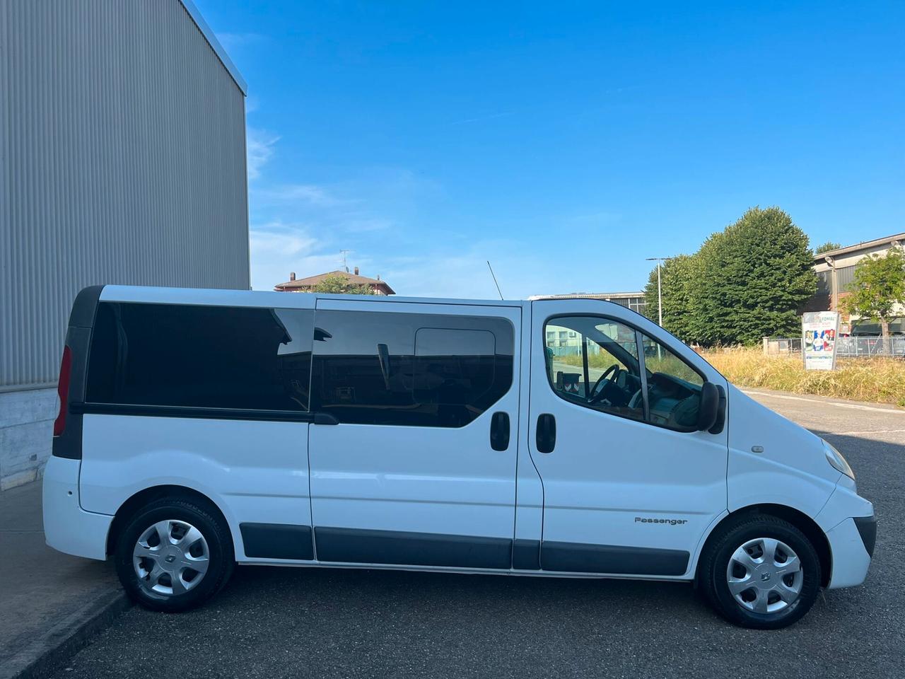 Renault Trafic 2.0 dCi Long 9posti
