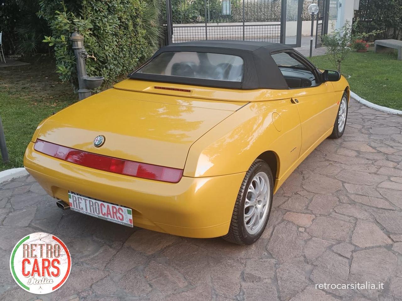 Alfa Romeo Spider 1800 Twin Spark 16V