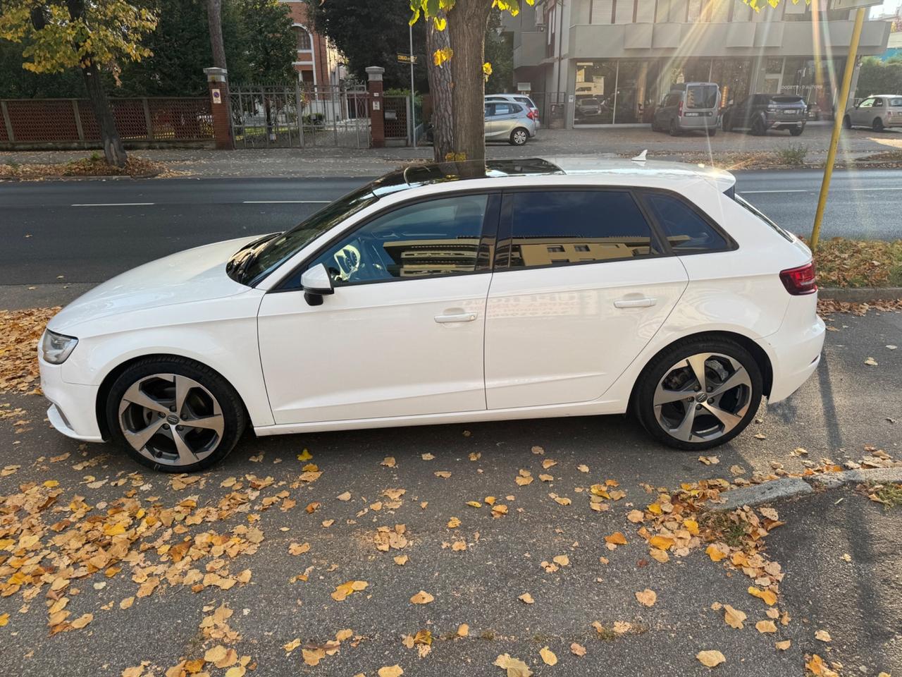 Audi A3 SPB 1.6 TDI Sport neopaten garanzia 12 mesi